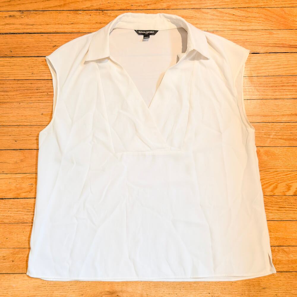 Banana Republic Women's Sleeveless Blouse White Wrap V-Neck Collared Top